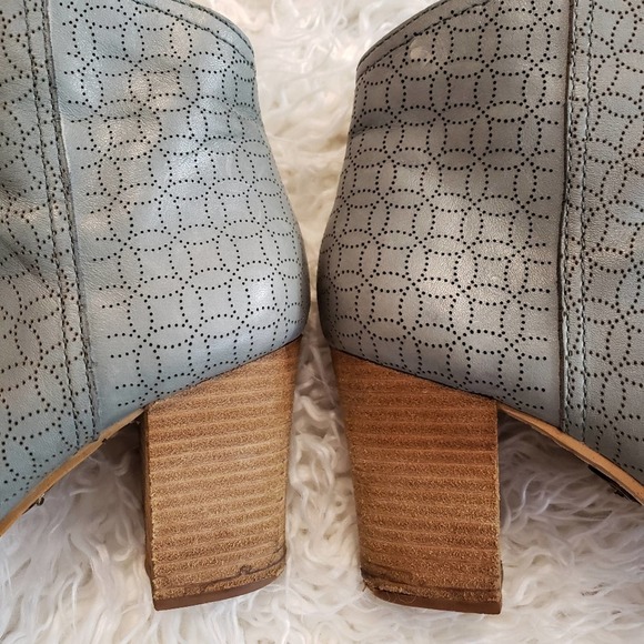 Fossils Leather Blue Chunk Heel Ankle Bootie 8.5 - Picture 10 of 14